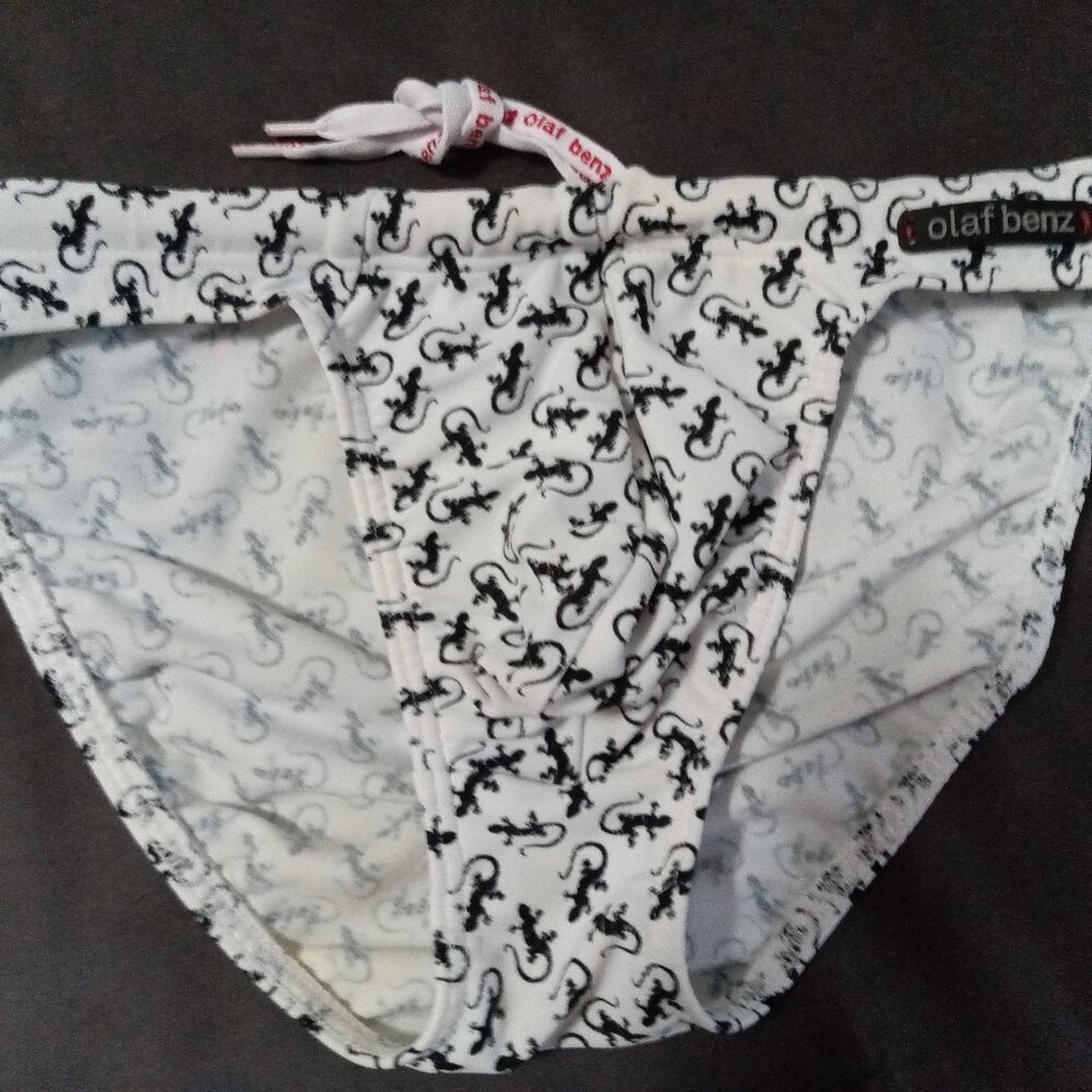NWOT RARE OLAF BENZ DESIGNER 1" SWIM BRIEF, WHITE GECKO DESIGN, SIZE "S"
